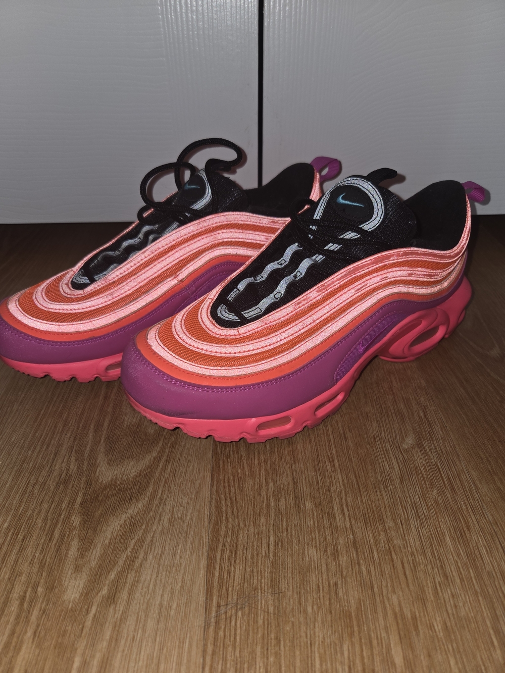 Nike MENS Pink & Purple Wave-Detail Sneakers